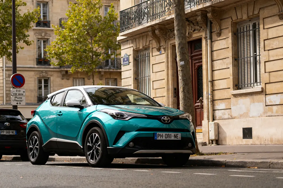 Toyota C-HR hybride : prix, essais, fiabilité et occasions